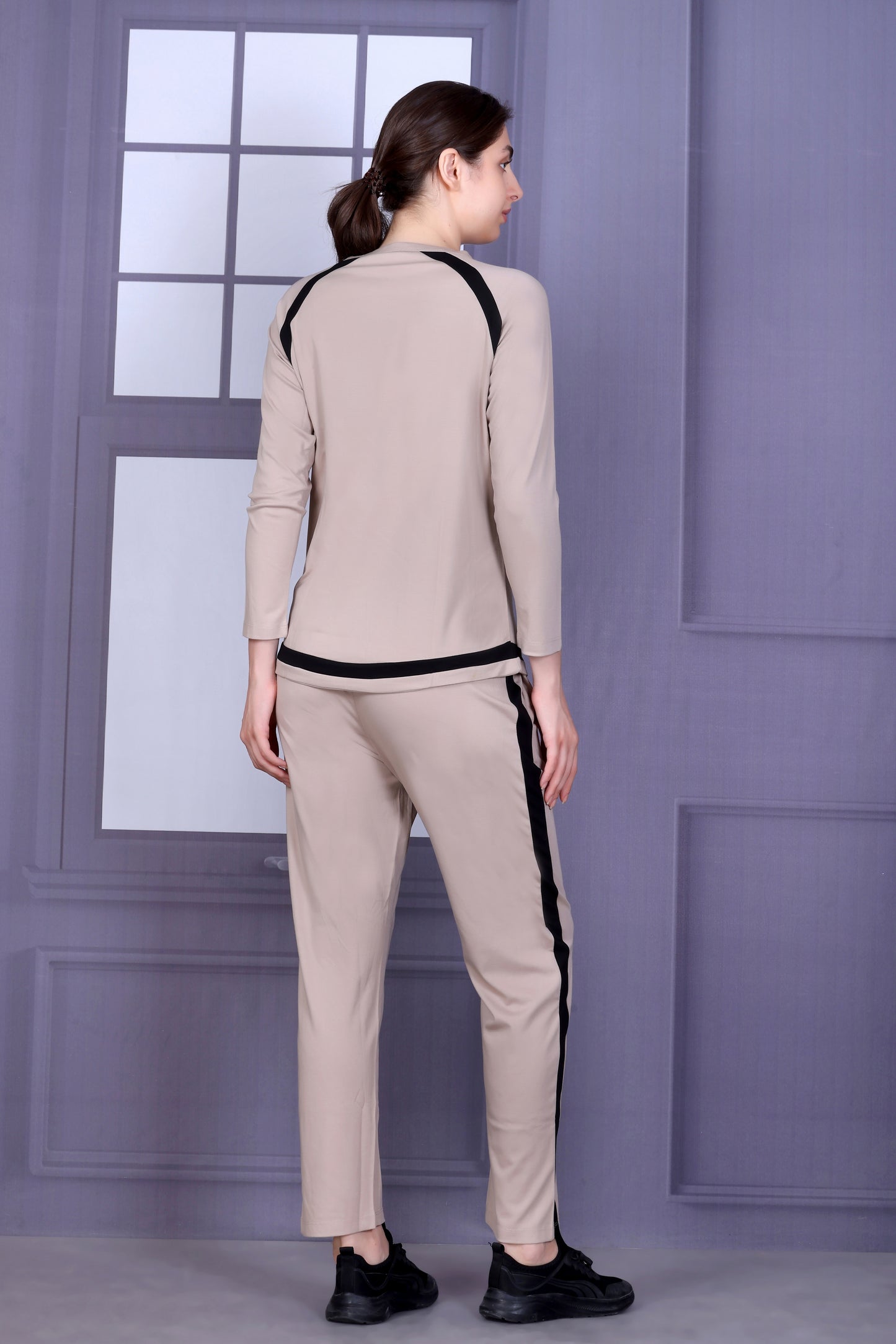 Round-Neck Night Suit