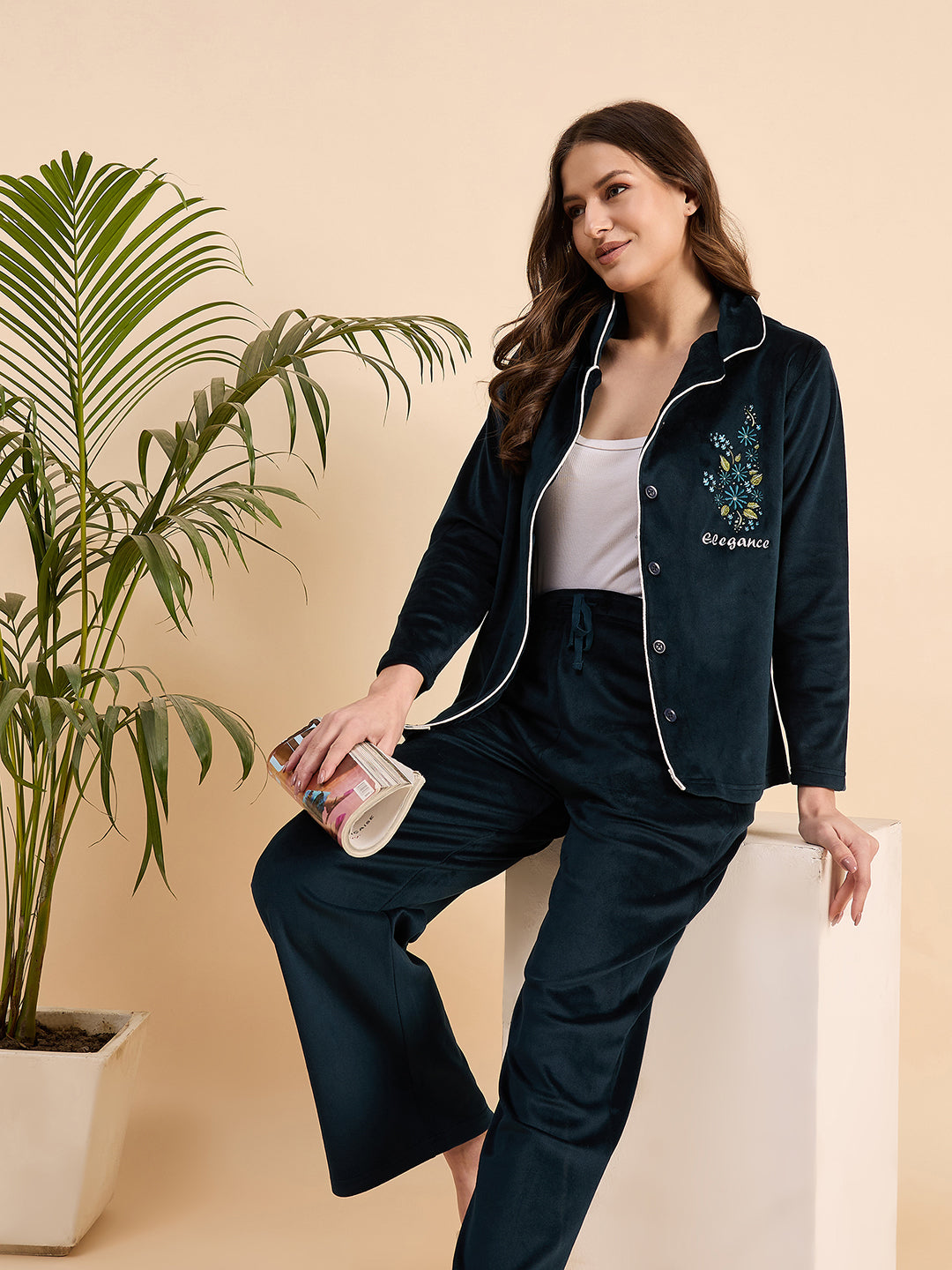 KIZA WOMEN VELVET FRONT OPEN