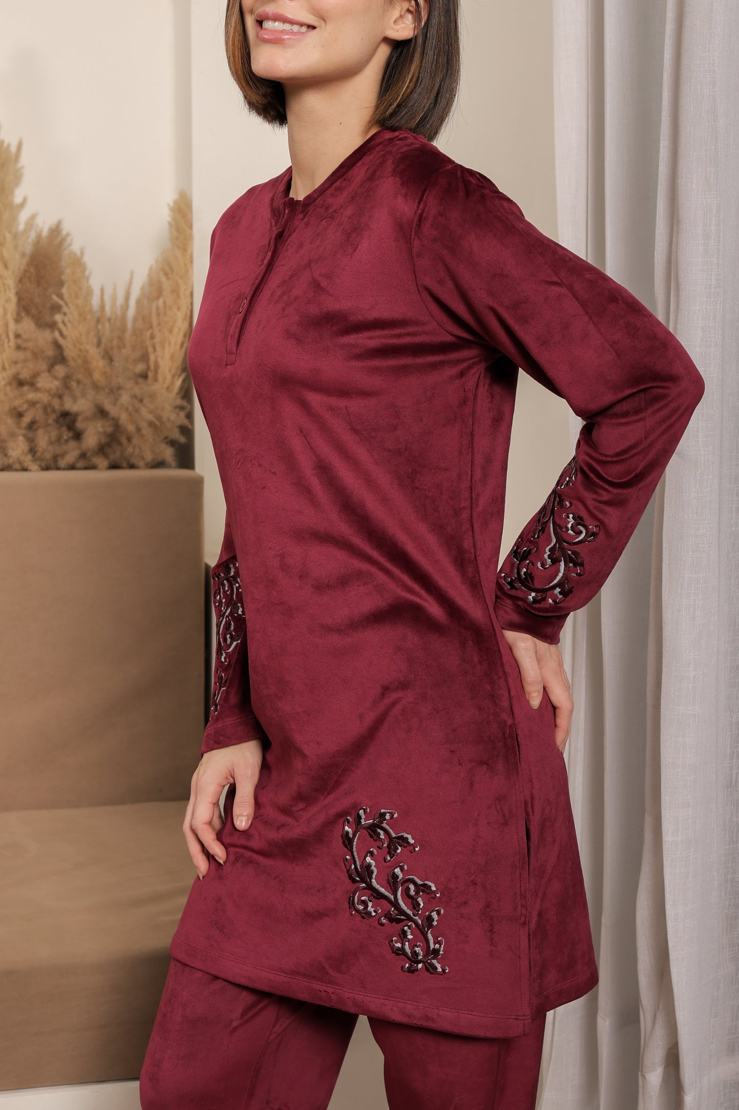 Kiza Women’s Embroidered Kurta-Style Night Suit
