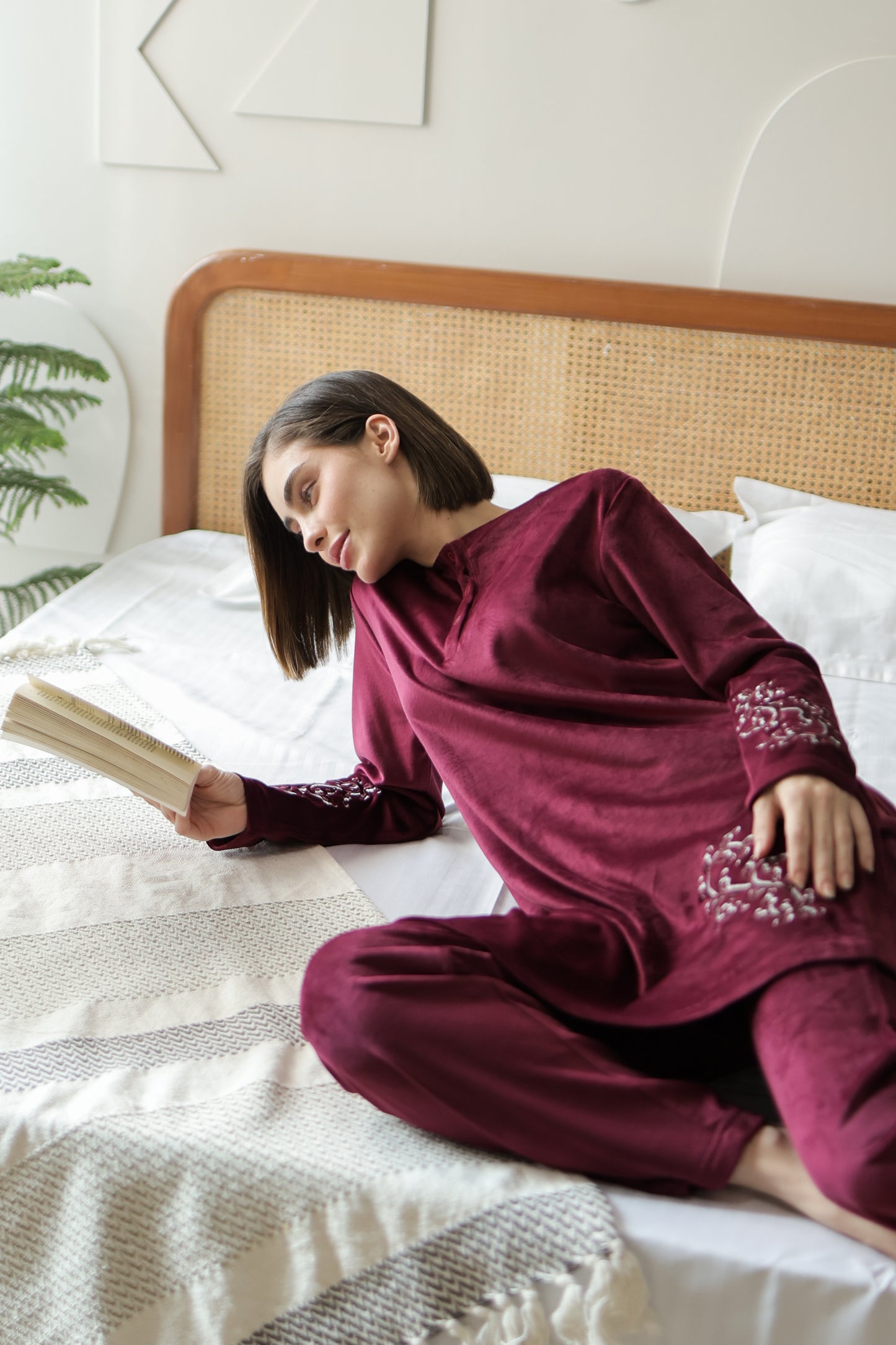 Kiza Women’s Embroidered Kurta-Style Night Suit