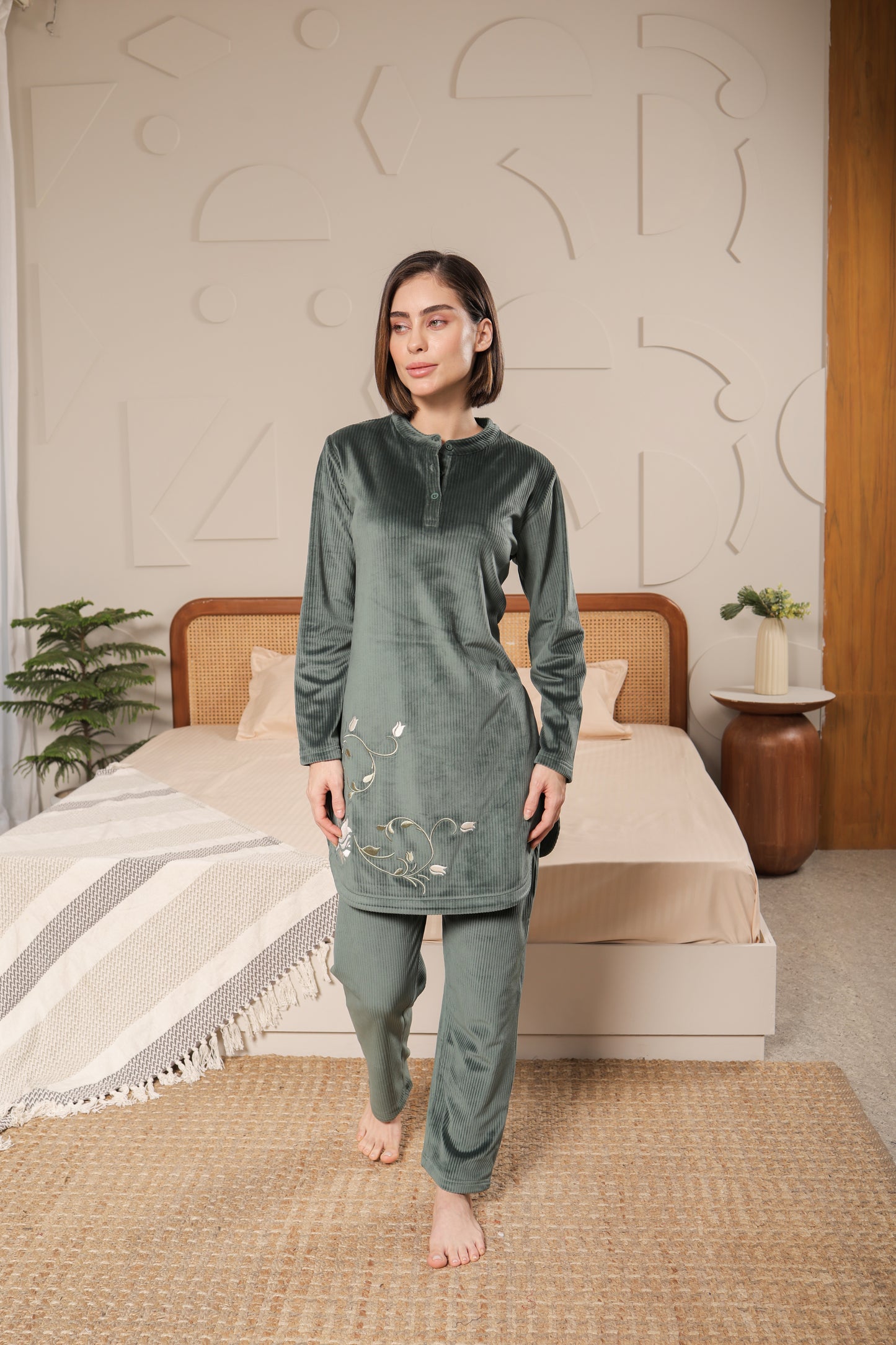 Kiza Women’s Embroidered Kurta-Style Night Suit