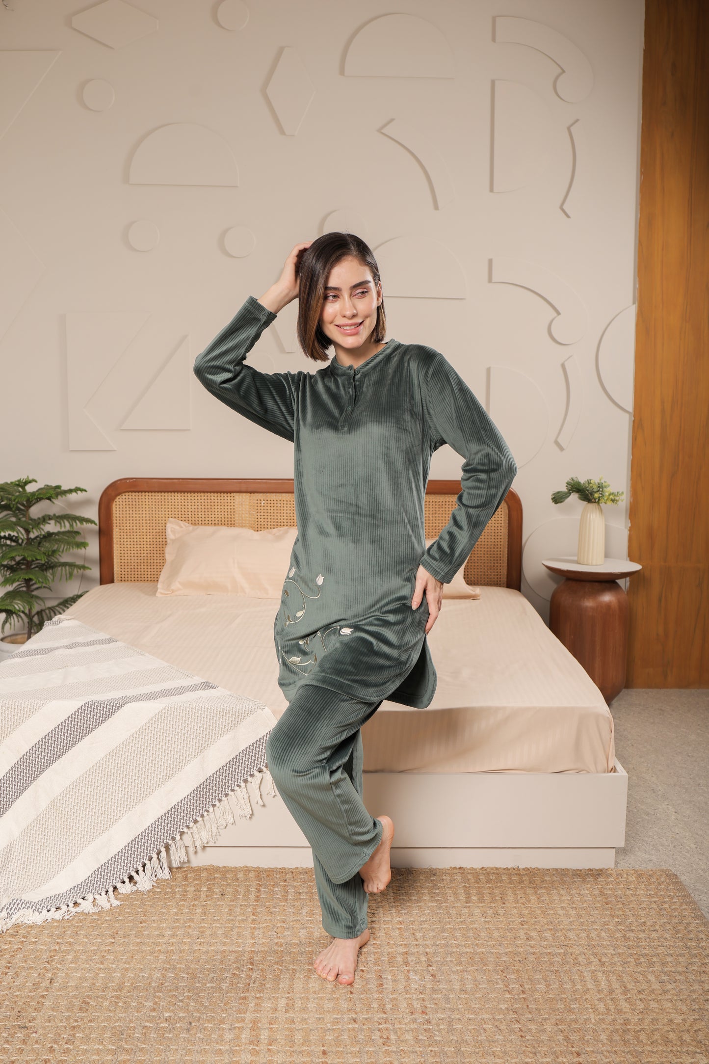Kiza Women’s Embroidered Kurta-Style Night Suit