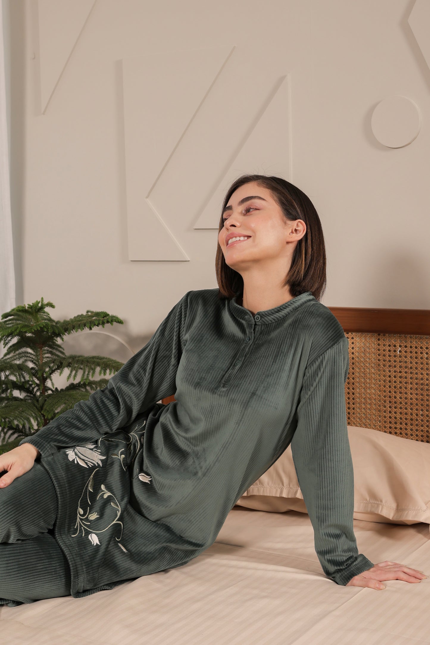 Kiza Women’s Embroidered Kurta-Style Night Suit