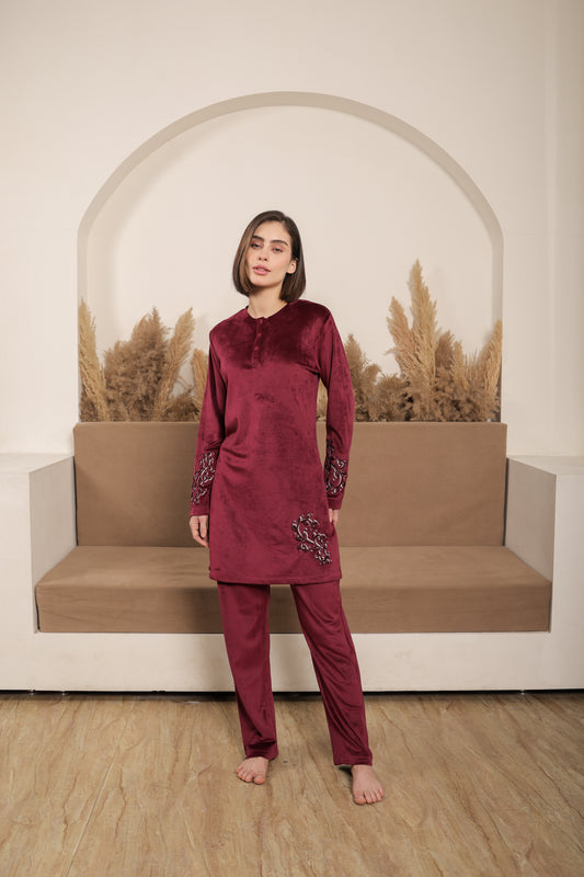 Kiza Women’s Embroidered Kurta-Style Night Suit