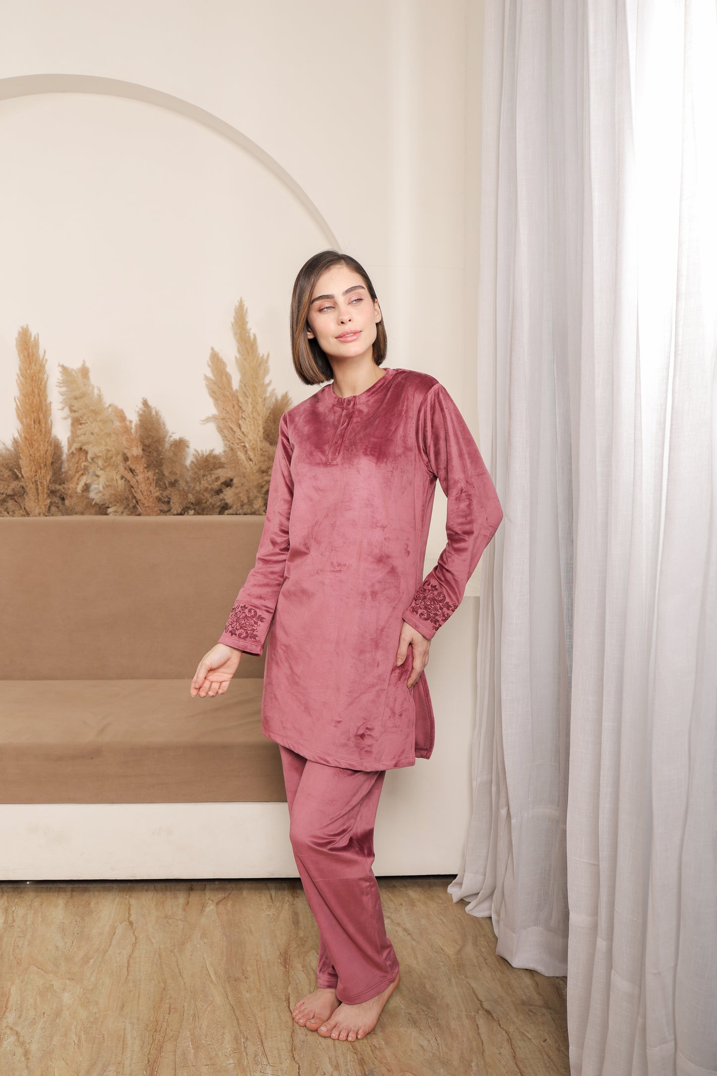 Kiza Women’s Embroidered Kurta-Style Night Suit
