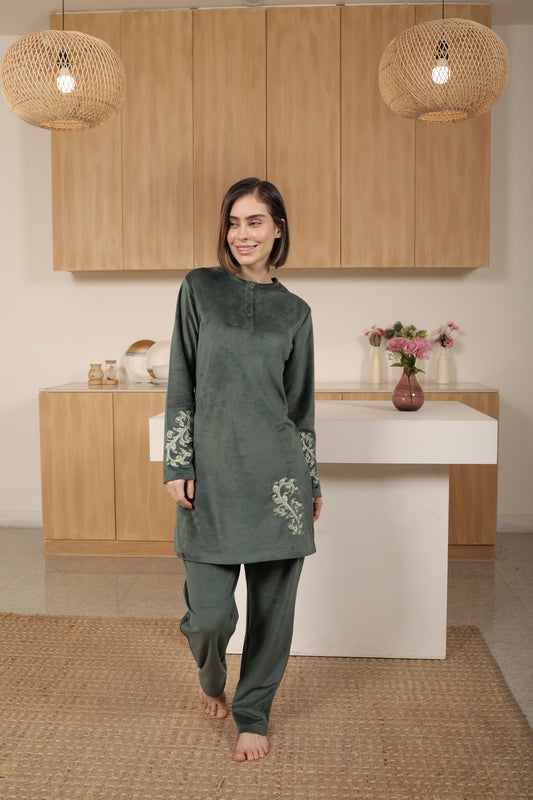 Kiza Women’s Embroidered Kurta-Style Night Suit