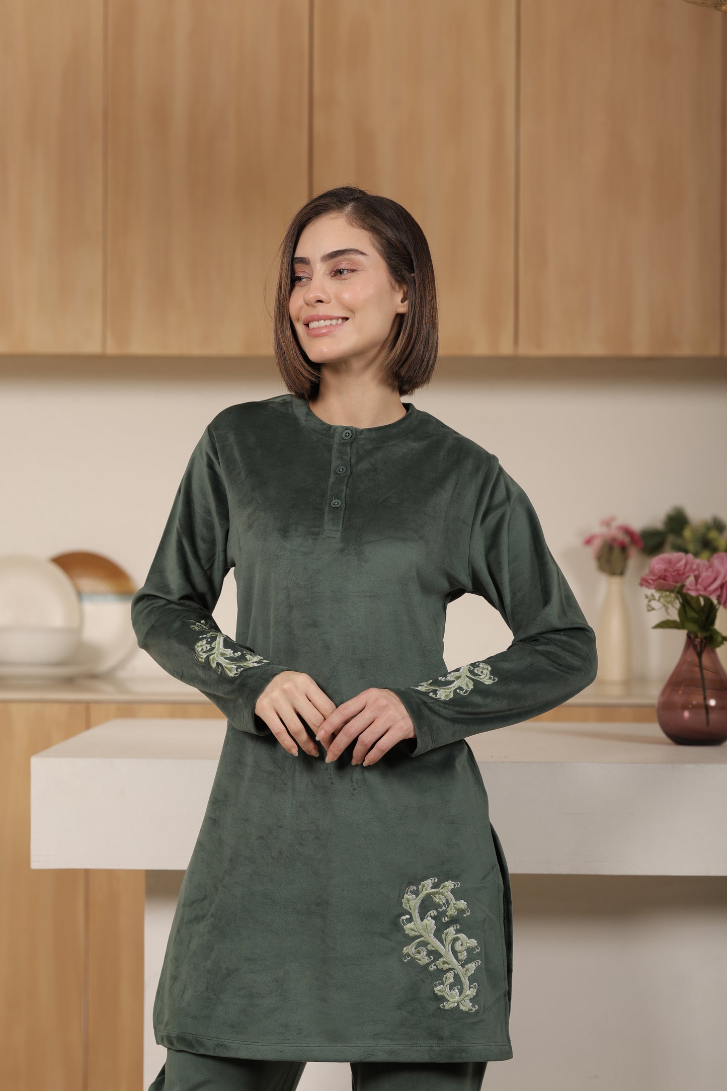 Kiza Women’s Embroidered Kurta-Style Night Suit