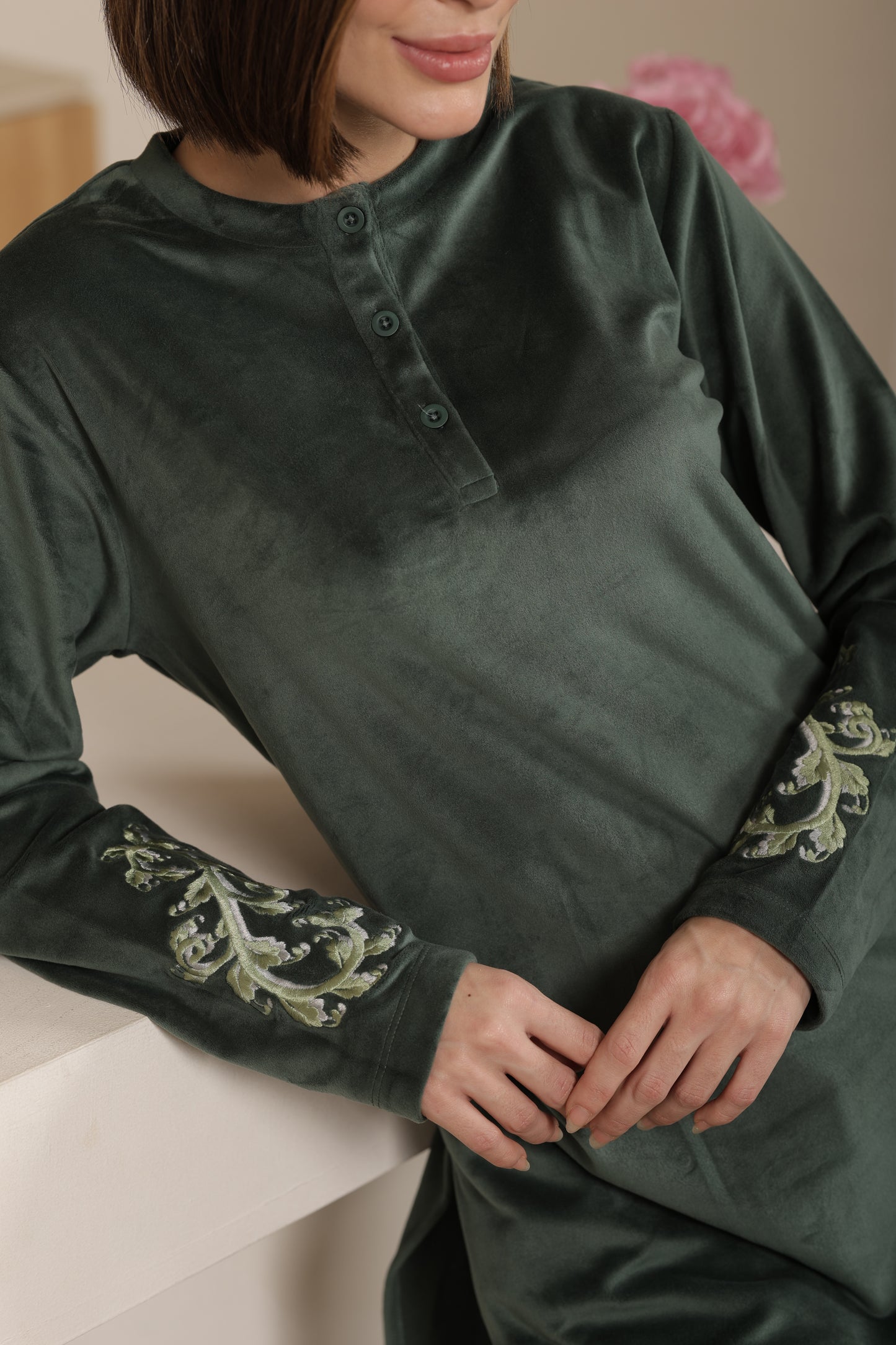Kiza Women’s Embroidered Kurta-Style Night Suit