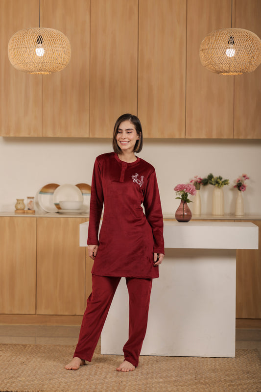 Kiza Women’s Embroidered Kurta-Style Night Suit