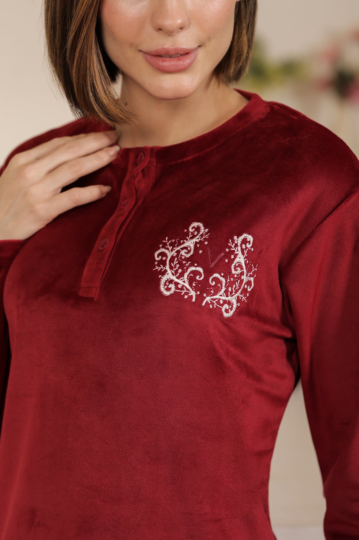 Kiza Women’s Embroidered Kurta-Style Night Suit