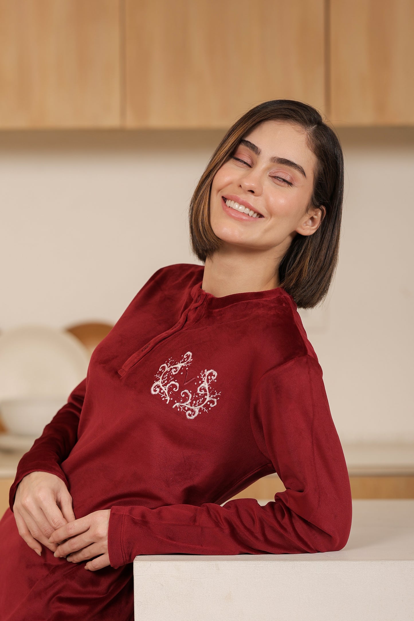 Kiza Women’s Embroidered Kurta-Style Night Suit