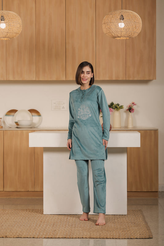 Kiza Women’s Embroidered Kurta-Style Night Suit