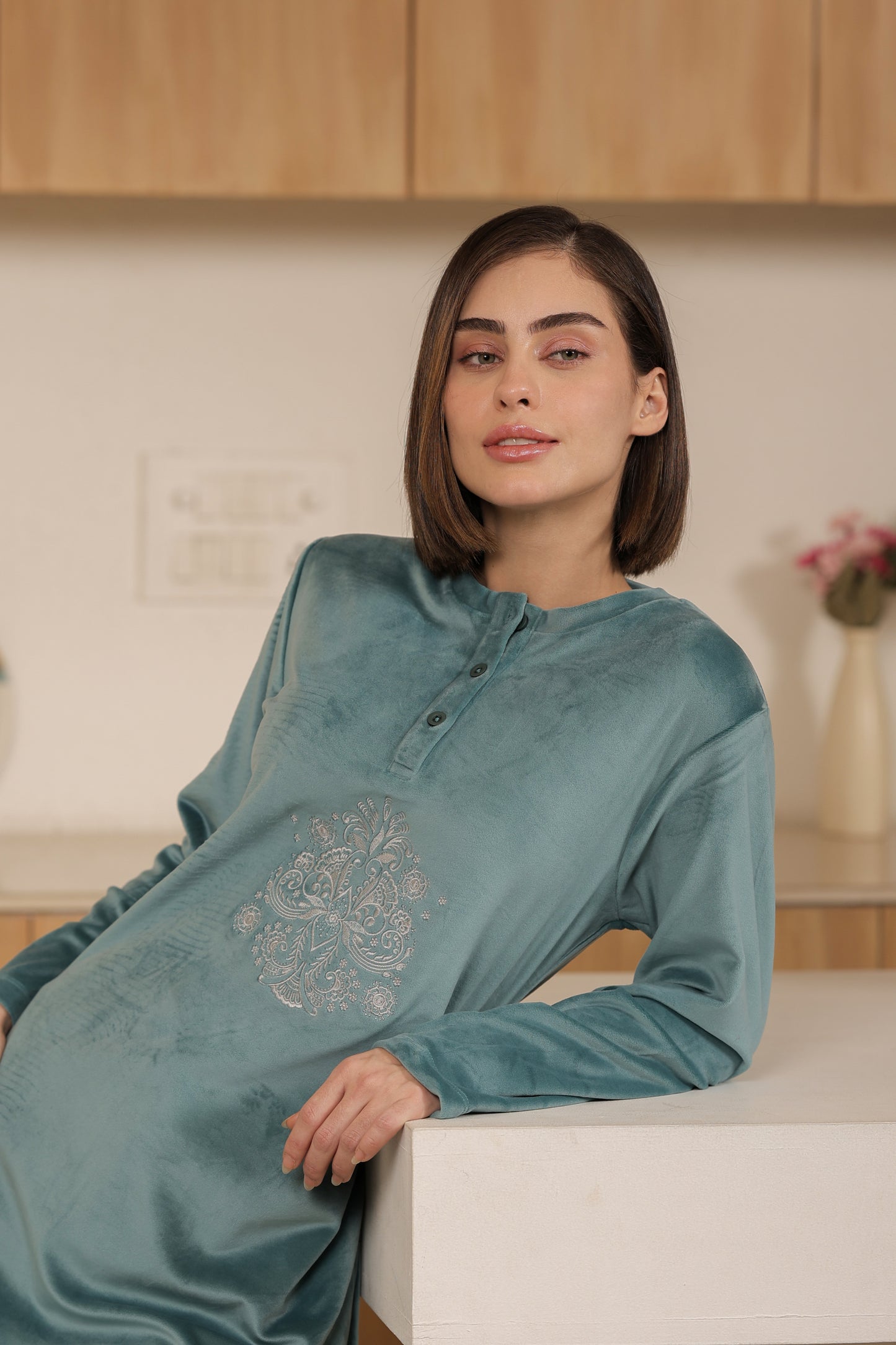 Kiza Women’s Embroidered Kurta-Style Night Suit
