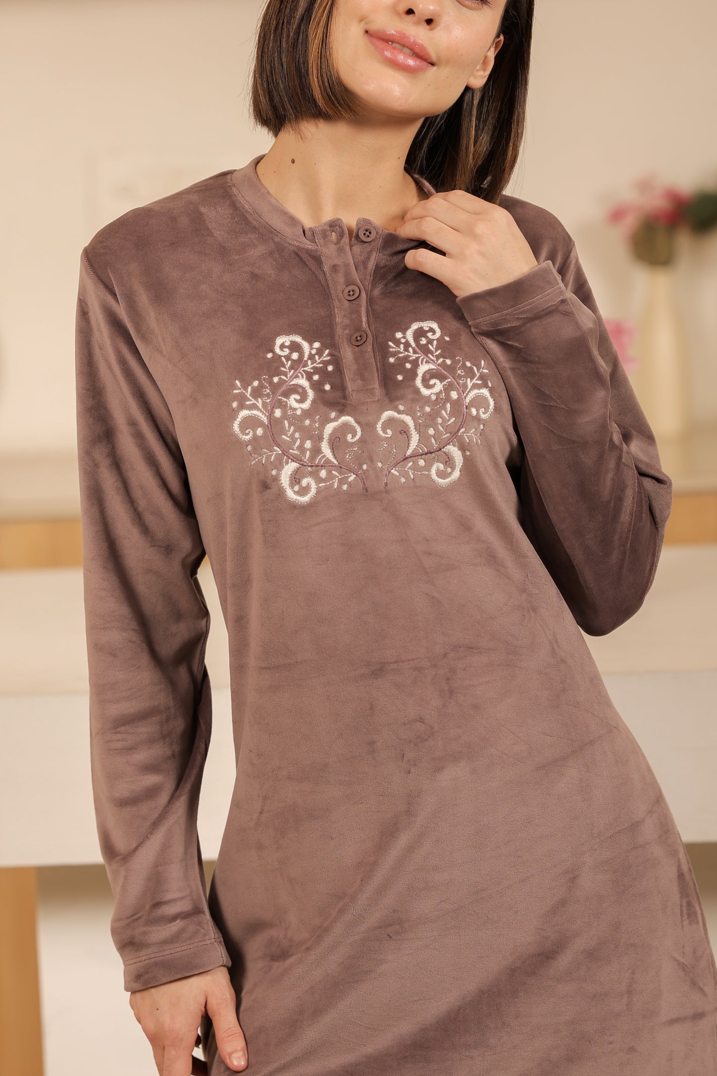 Kiza Women’s Embroidered Kurta-Style Night Suit