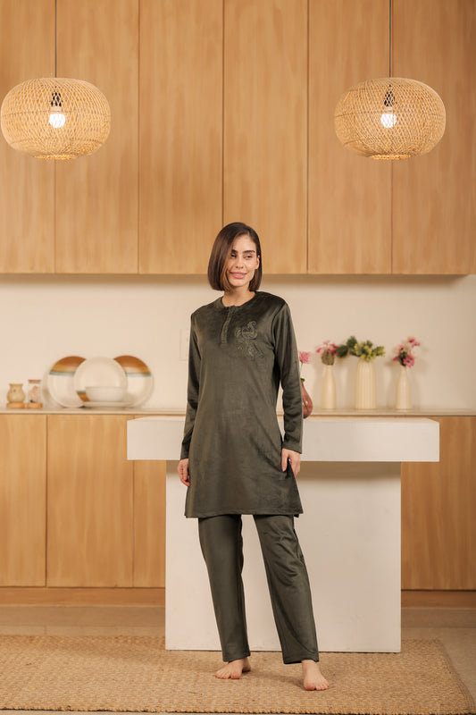 Kiza Women’s Embroidered Kurta-Style Night Suit