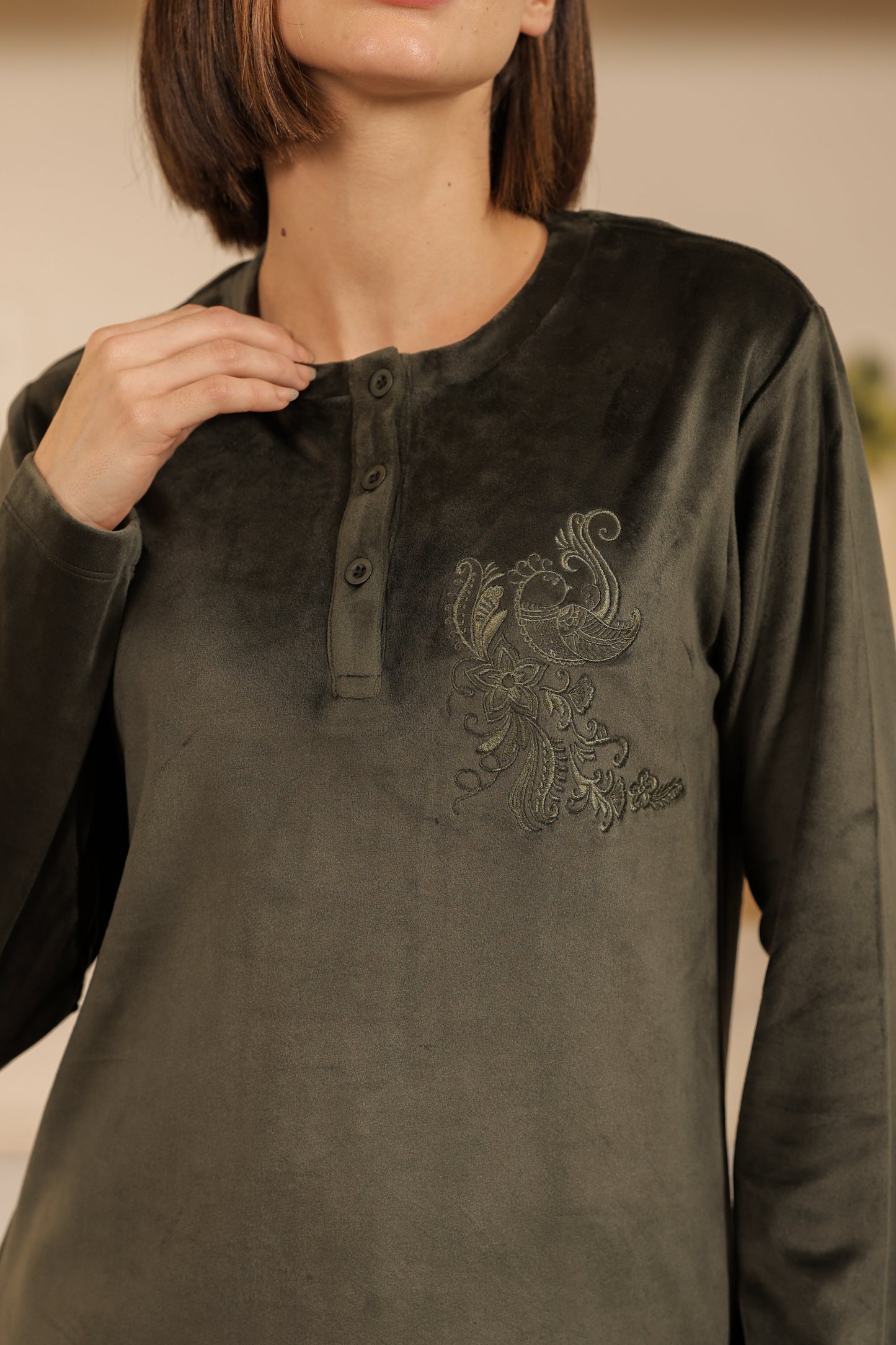 Kiza Women’s Embroidered Kurta-Style Night Suit