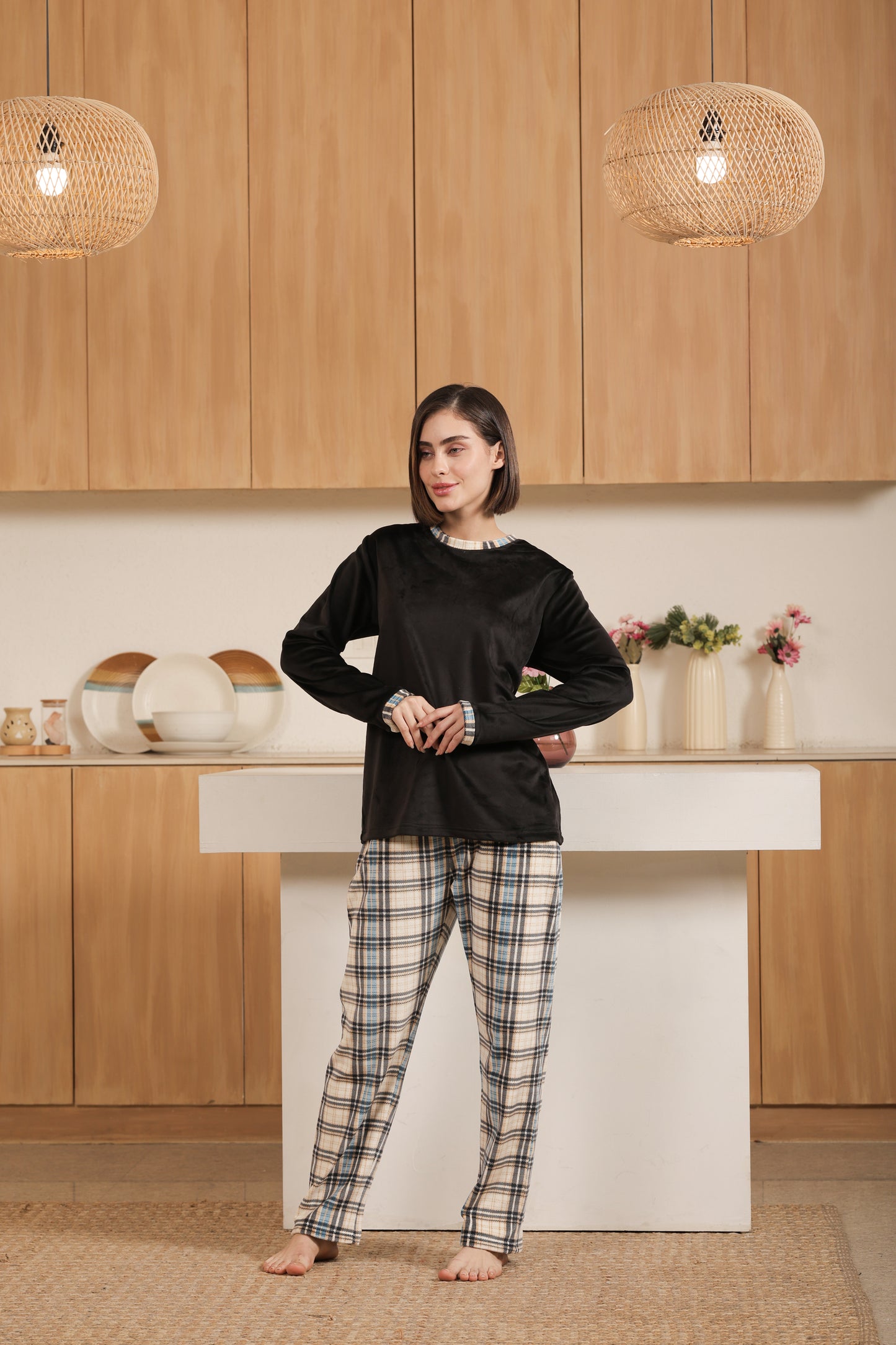 Kiza Women’s Black & Plaid Night Suit
