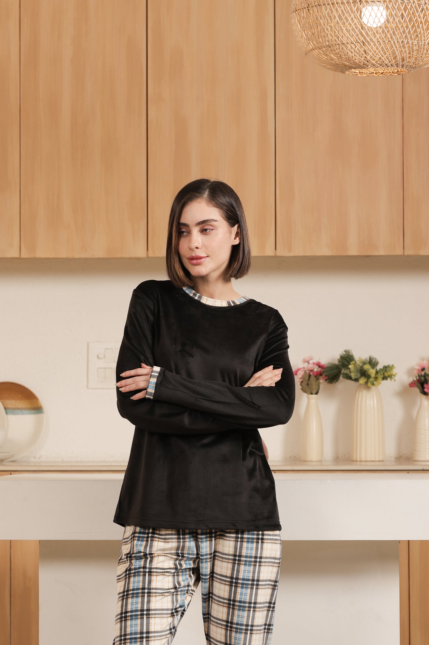 Kiza Women’s Black & Plaid Night Suit