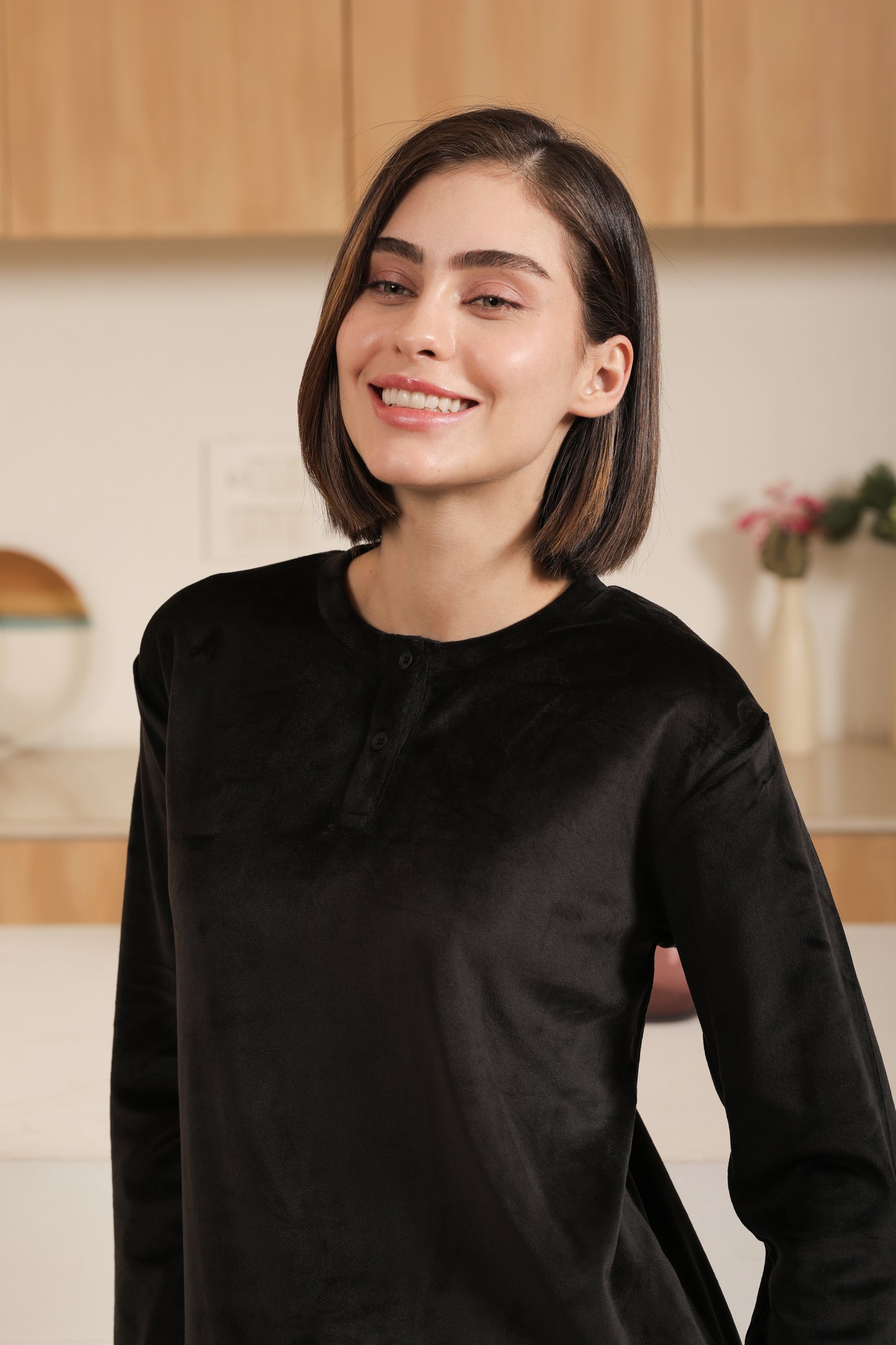 Kiza Women’s Black Velour Night Suit