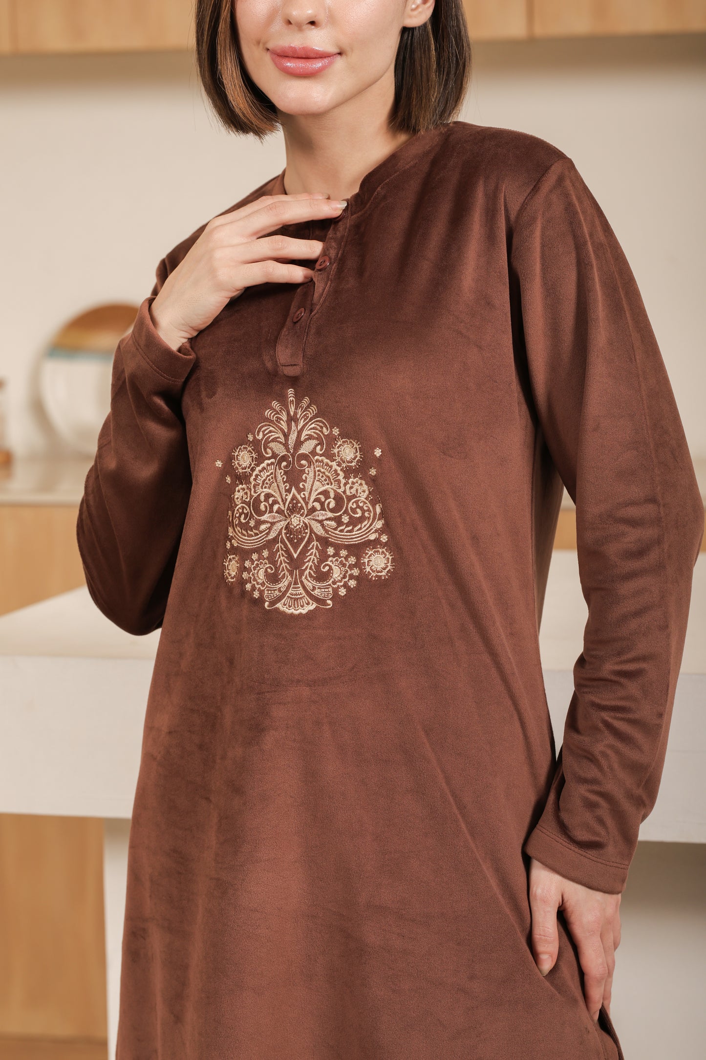 Kiza Women’s Embroidered Kurta-Style Night Suit