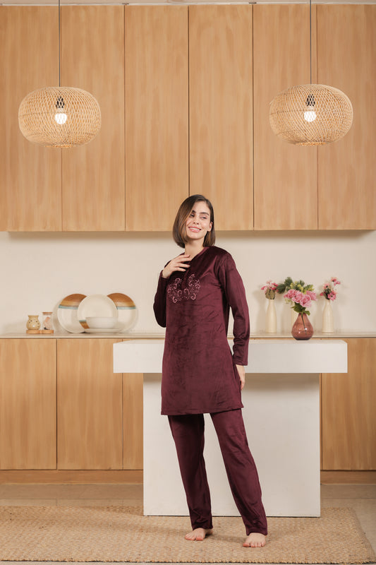 Kiza Women’s Embroidered Kurta-Style Night Suit