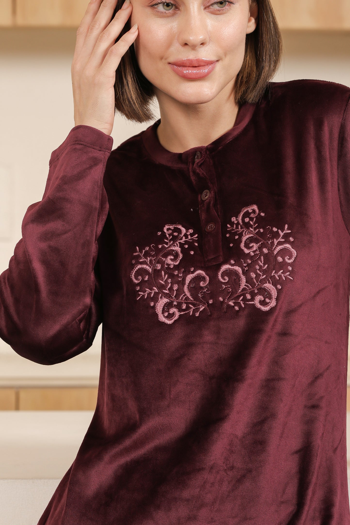 Kiza Women’s Embroidered Kurta-Style Night Suit